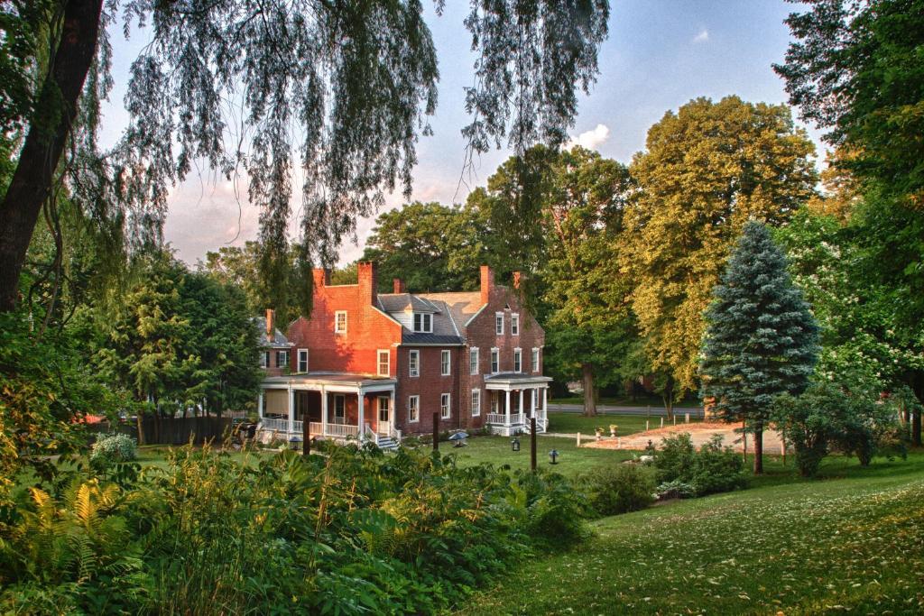 Snapdragon Inn Windsor Bagian luar foto