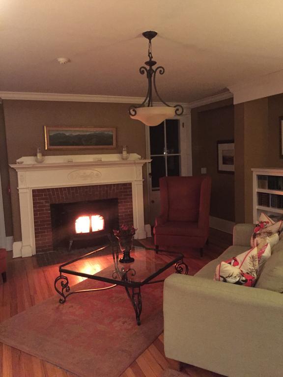 Snapdragon Inn Windsor Bagian luar foto