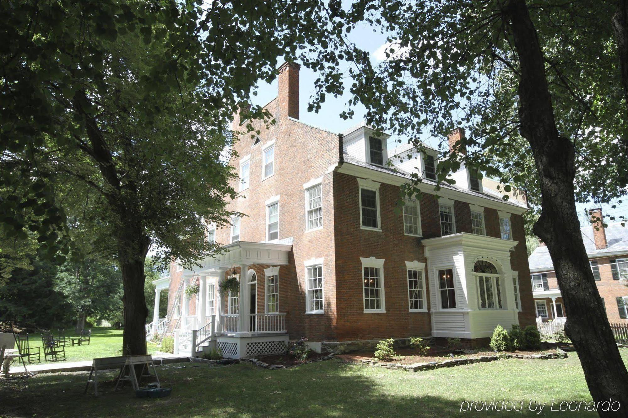 Snapdragon Inn Windsor Bagian luar foto