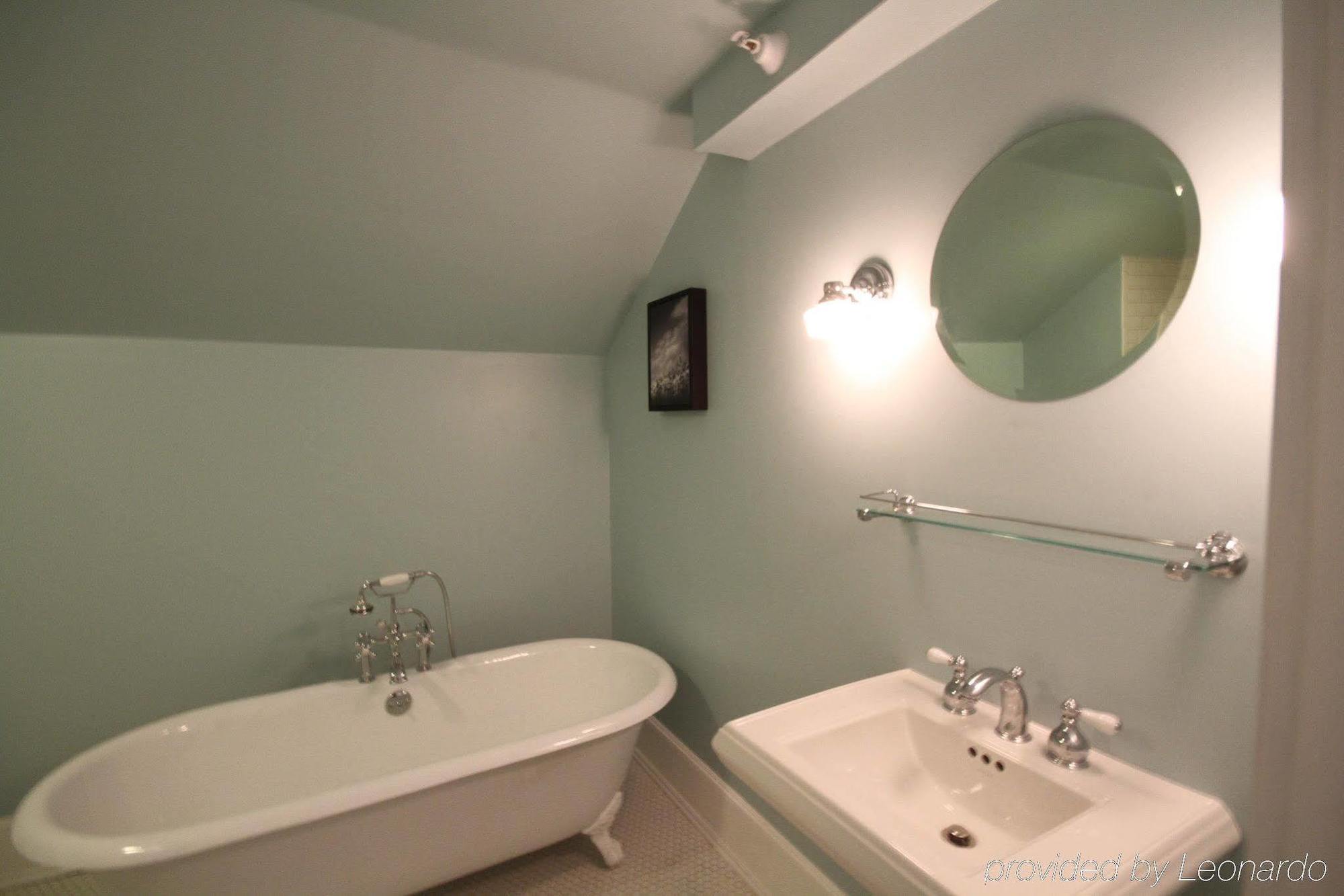 Snapdragon Inn Windsor Bagian luar foto